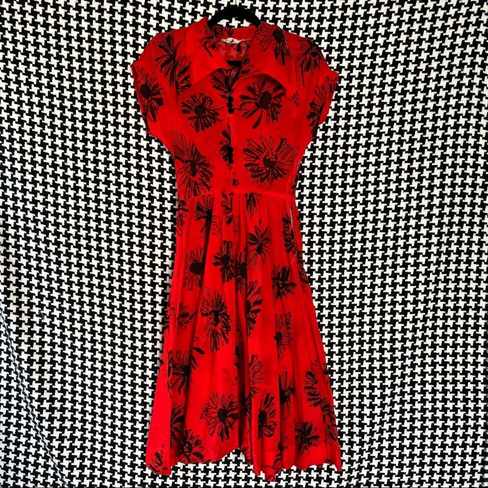 Vintage 1940s semi-sheer a-line red dress with allover black floral print. Small - Picture 14 of 15
